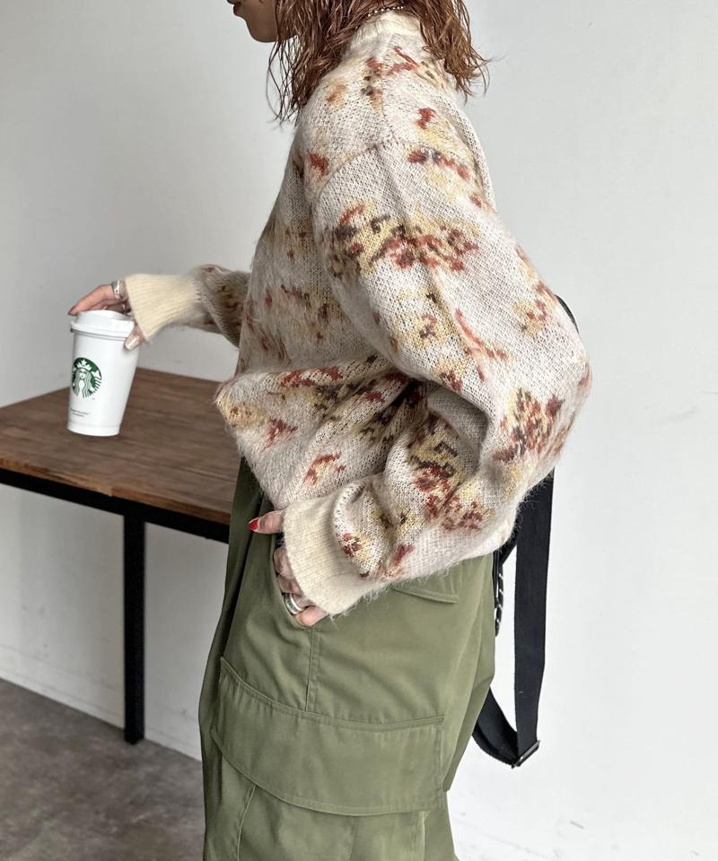 ぼかし花柄シャギーニット