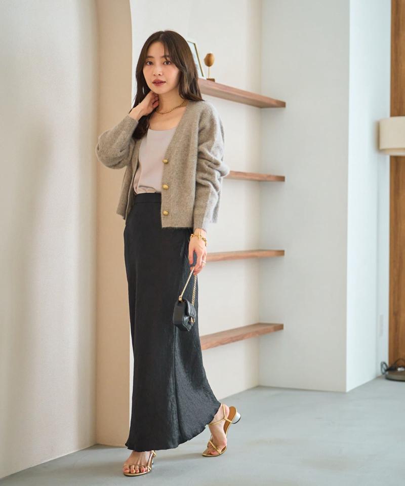 【名品・4サイズ展開】きらきらサテンロングナロースカート