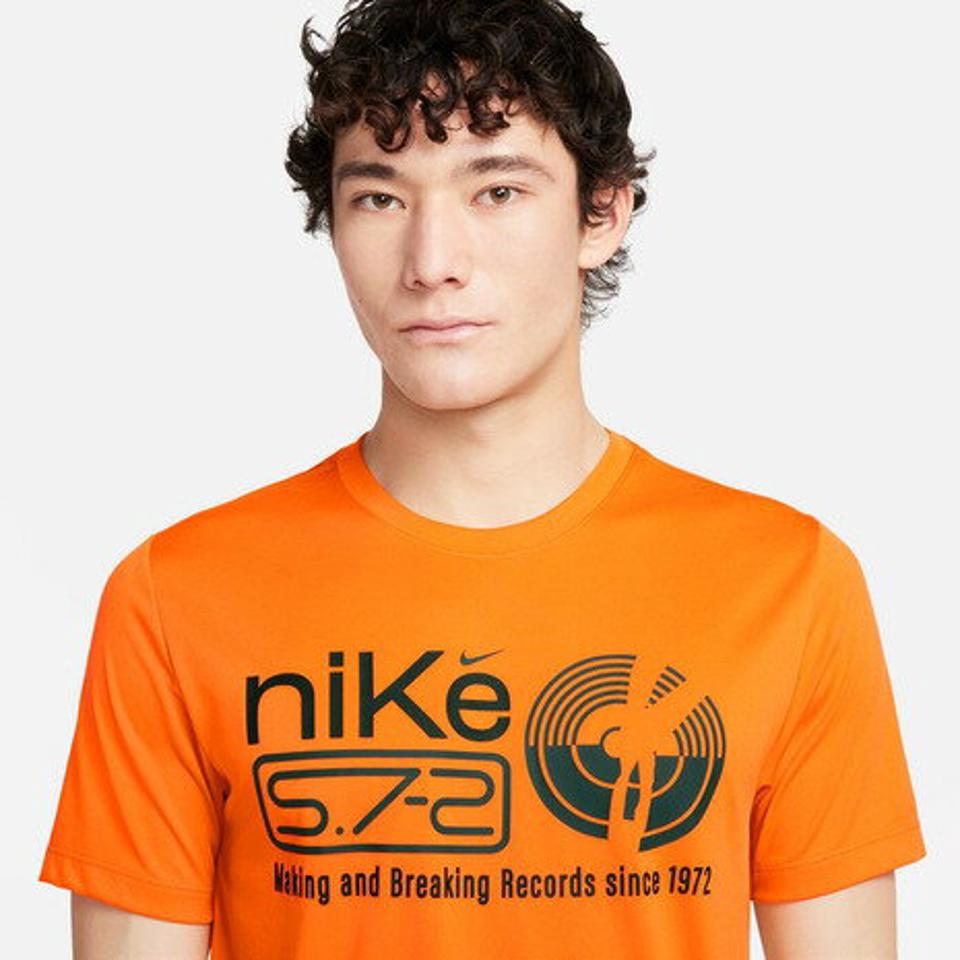 ナイキ（NIKE）（メンズ）AS ドライフィット フィットネス Tシャツ RLGD スタジオ '72 FQ3877-885