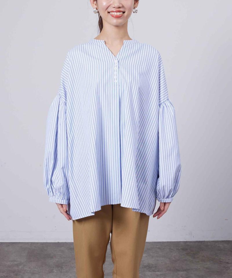 スリットネック袖ボリュームブラウス