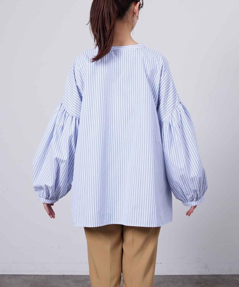 スリットネック袖ボリュームブラウス