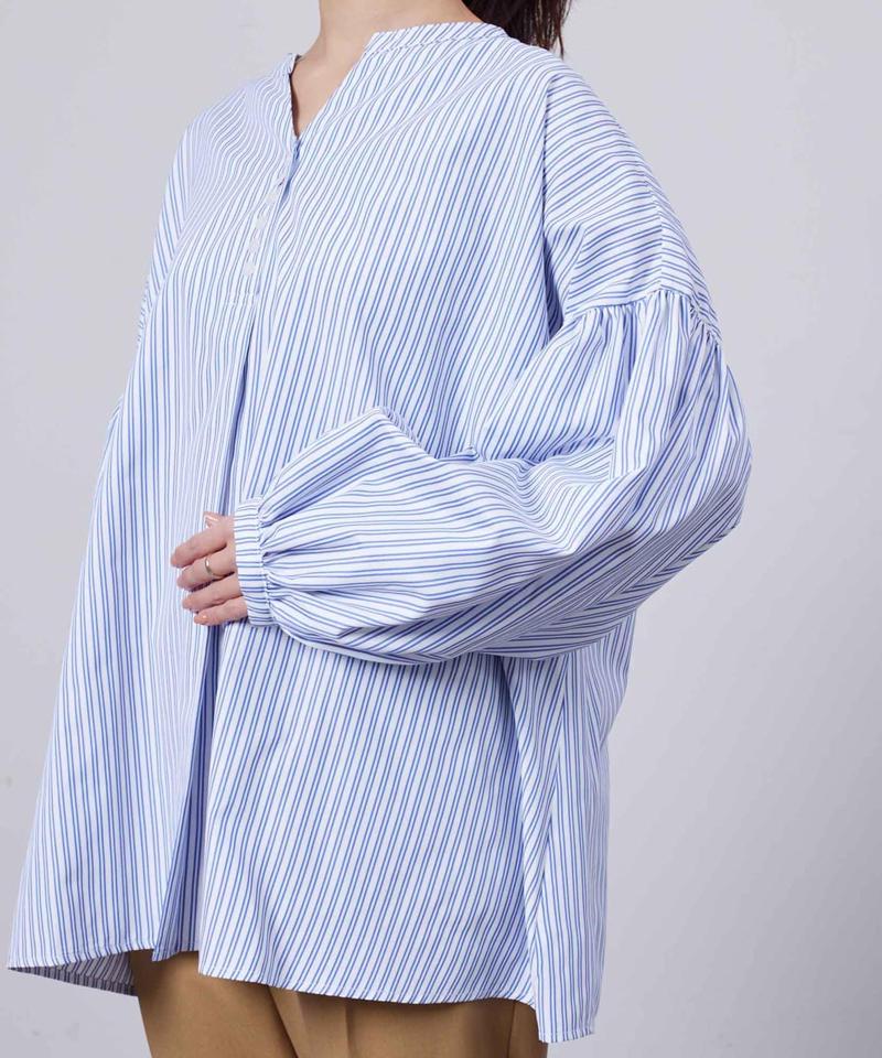 スリットネック袖ボリュームブラウス