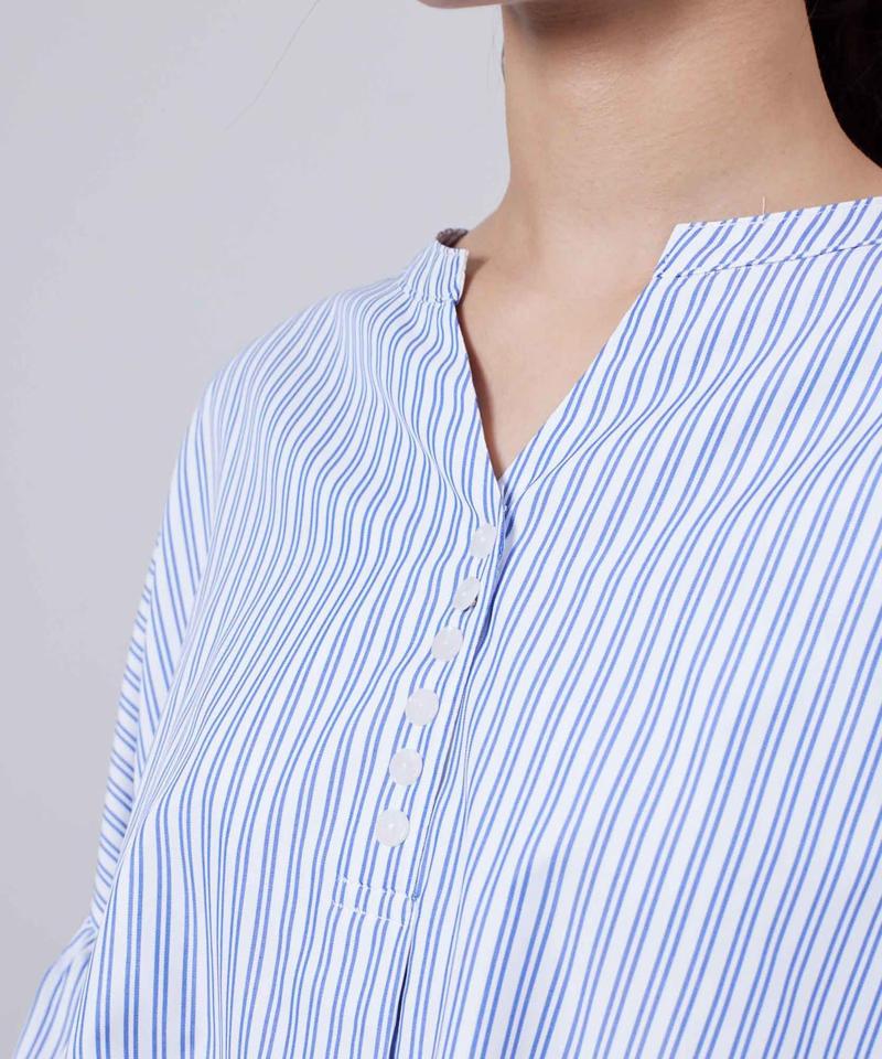 スリットネック袖ボリュームブラウス