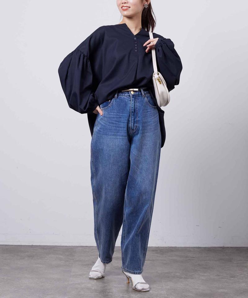 スリットネック袖ボリュームブラウス