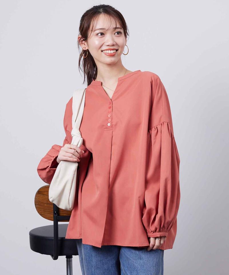スリットネック袖ボリュームブラウス