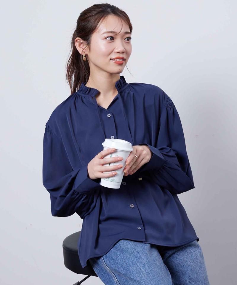 ネックフリル肩ギャザーブラウス