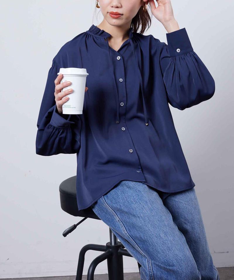 ネックフリル肩ギャザーブラウス