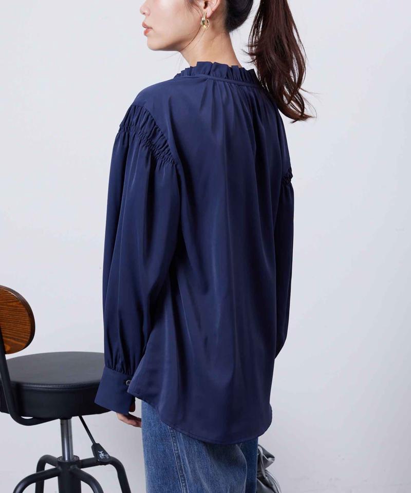 ネックフリル肩ギャザーブラウス