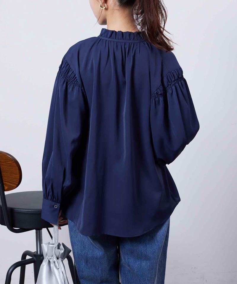 ネックフリル肩ギャザーブラウス