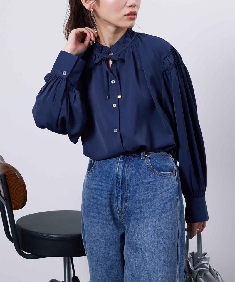 ネックフリル肩ギャザーブラウス