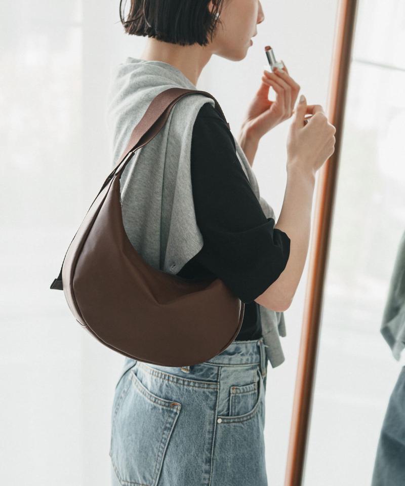 ［ショルダー人気NO.1］【名品】ソフトレザーラウンドショルダーバッグ