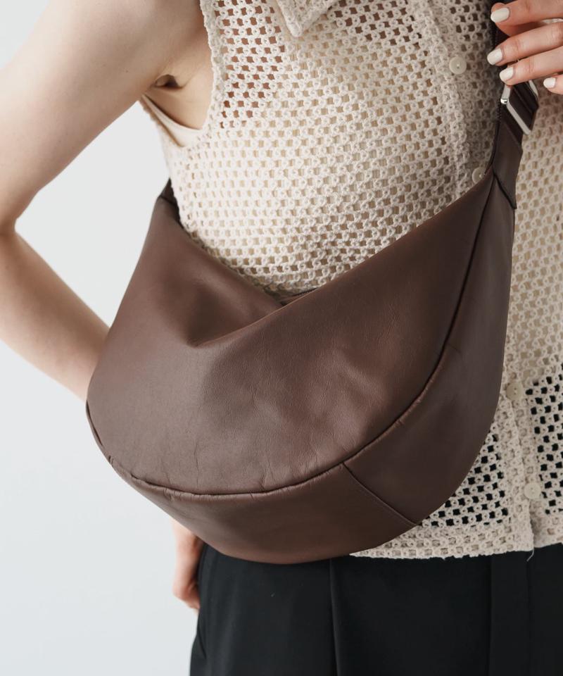 ［ショルダー人気NO.1］【名品】ソフトレザーラウンドショルダーバッグ