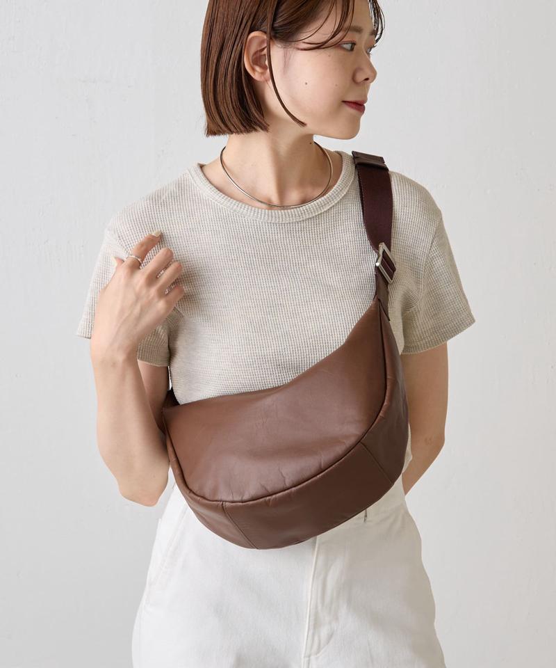 ［ショルダー人気NO.1］【名品】ソフトレザーラウンドショルダーバッグ