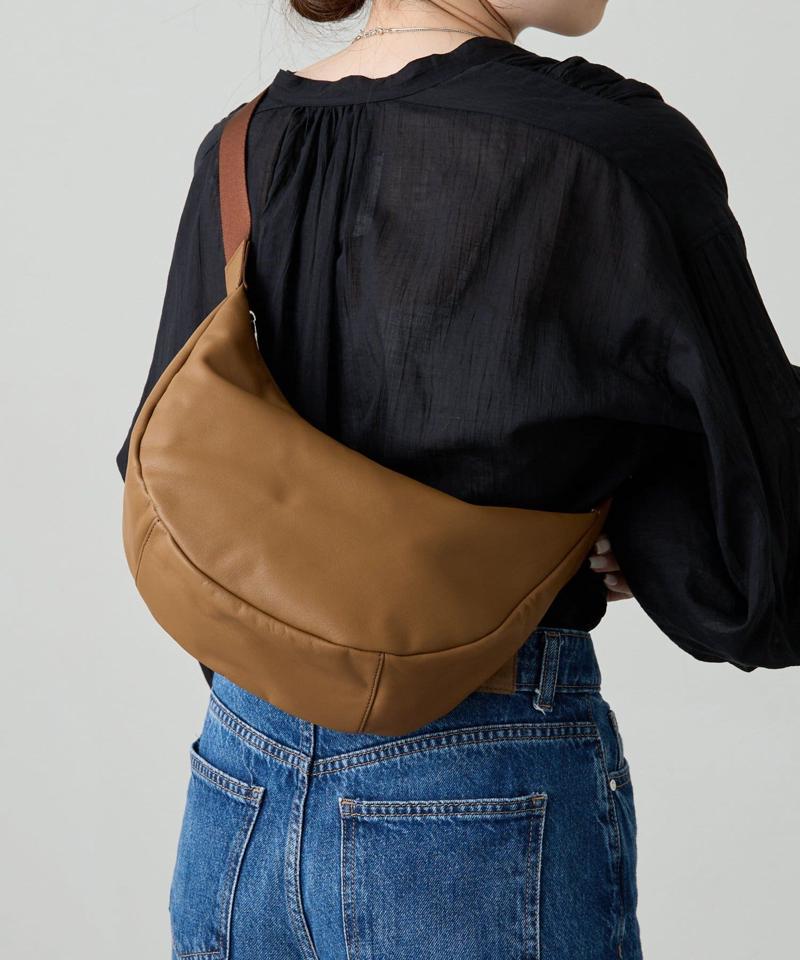 ［ショルダー人気NO.1］【名品】ソフトレザーラウンドショルダーバッグ