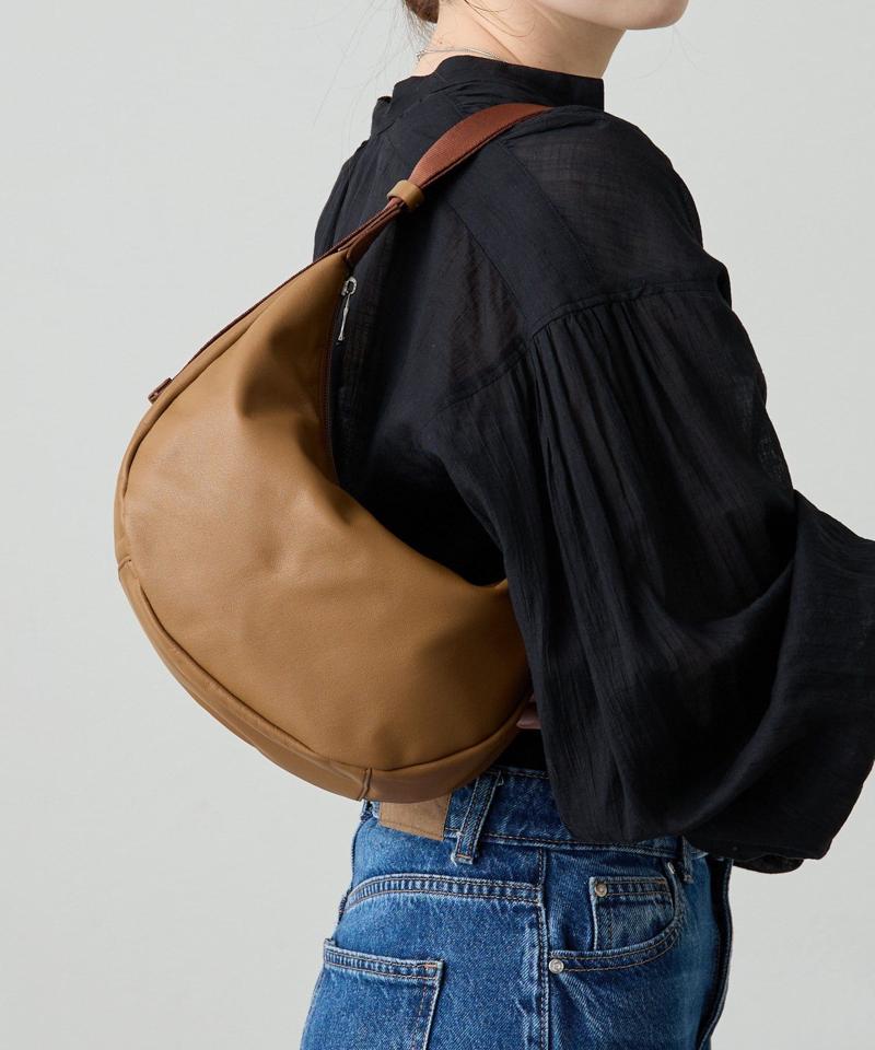 ［ショルダー人気NO.1］【名品】ソフトレザーラウンドショルダーバッグ