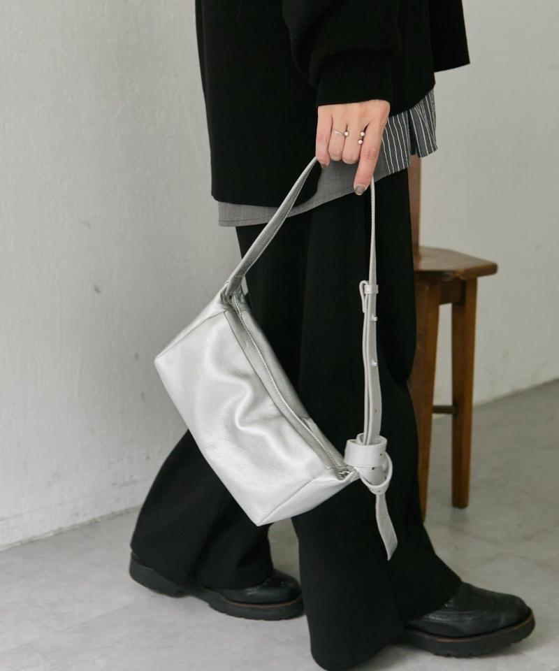 《軽量/本革(山羊革)》ボックスミニショルダーバッグ