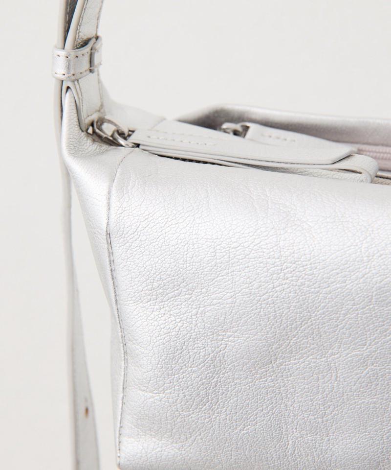 《軽量/本革(山羊革)》ボックスミニショルダーバッグ