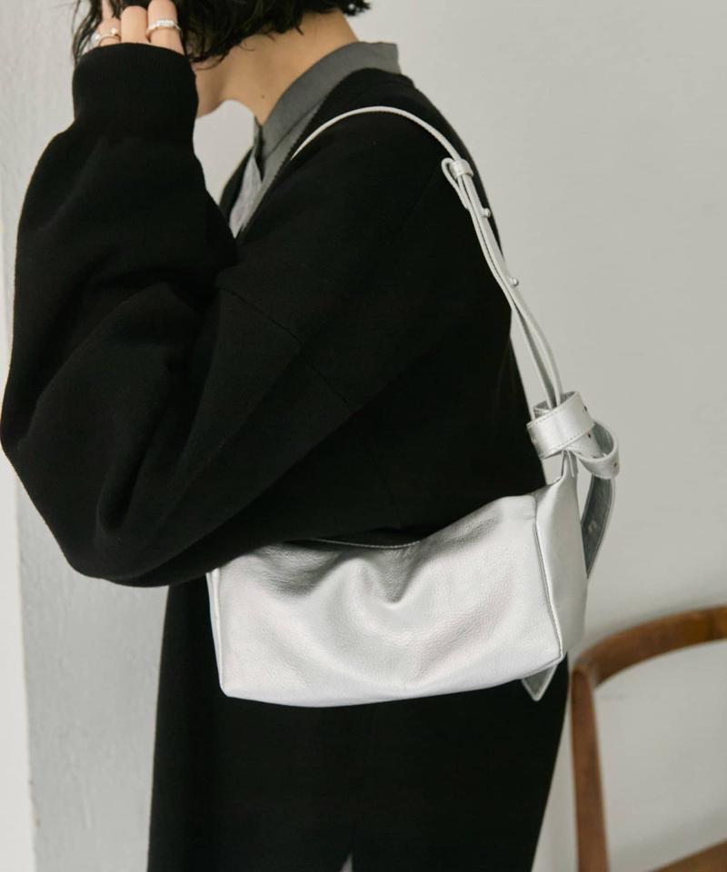 《軽量/本革(山羊革)》ボックスミニショルダーバッグ