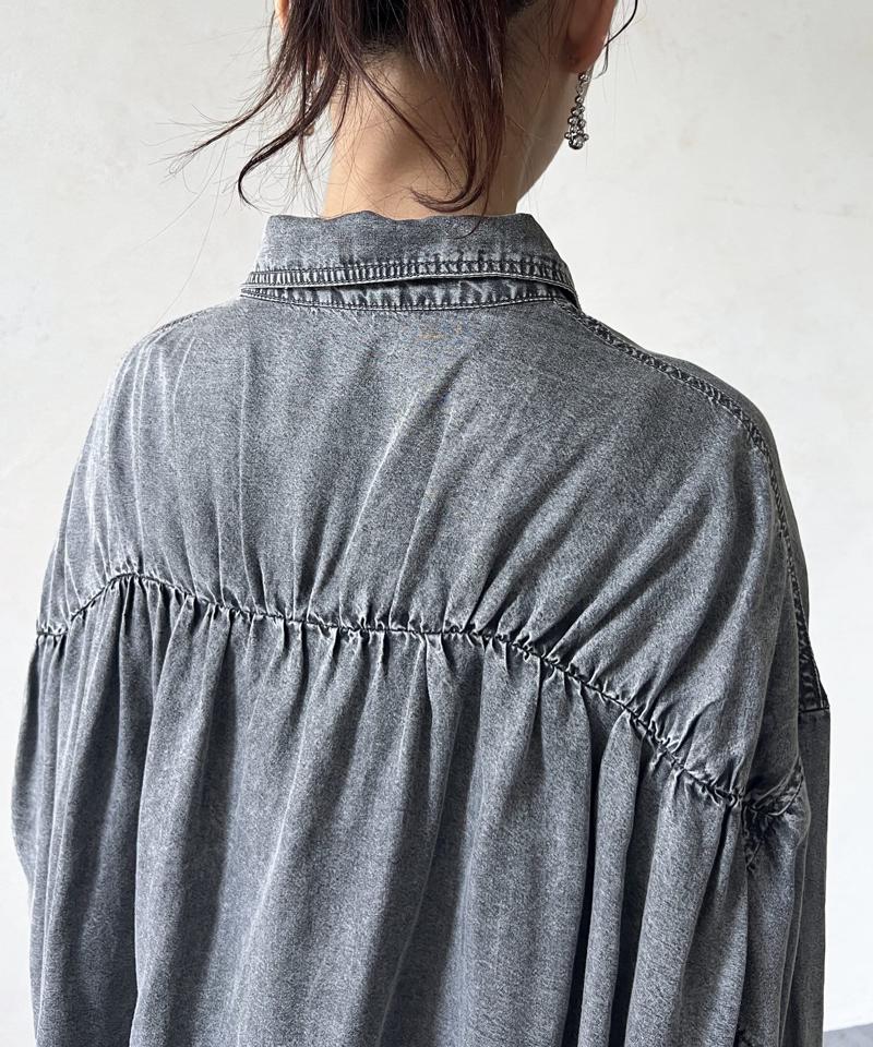 【軽くて柔らかい】【シーズンレス】BACKギャザーパウダー加工デニムシャツ