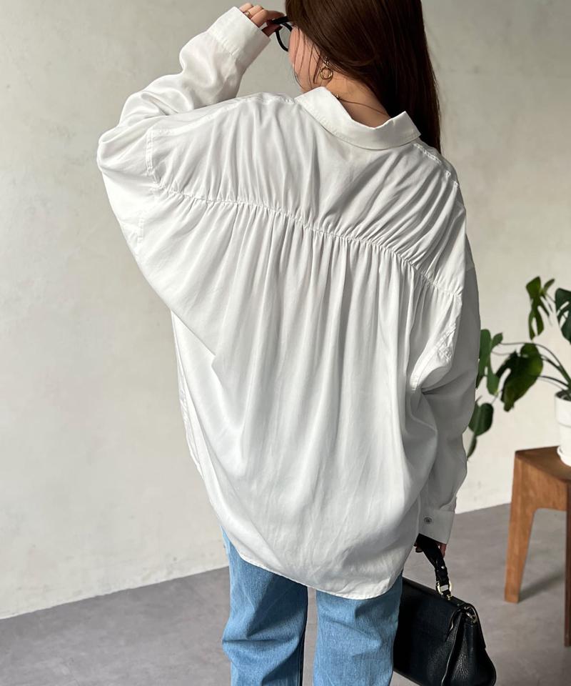 【軽くて柔らかい】【シーズンレス】BACKギャザーパウダー加工デニムシャツ