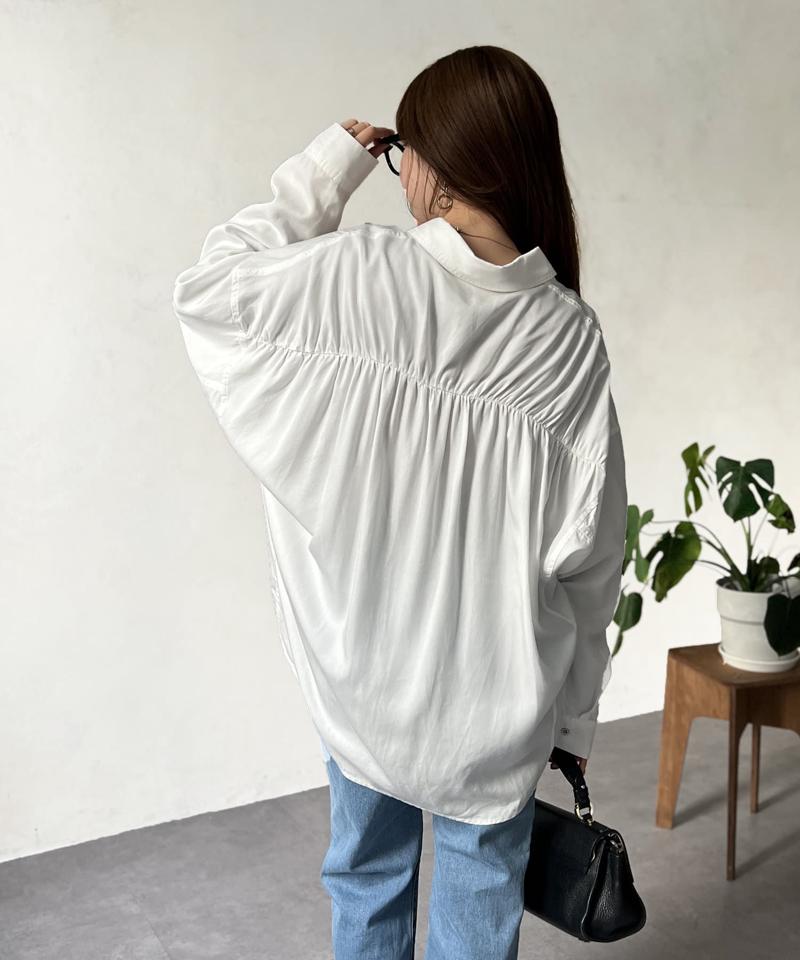 【軽くて柔らかい】【シーズンレス】BACKギャザーパウダー加工デニムシャツ