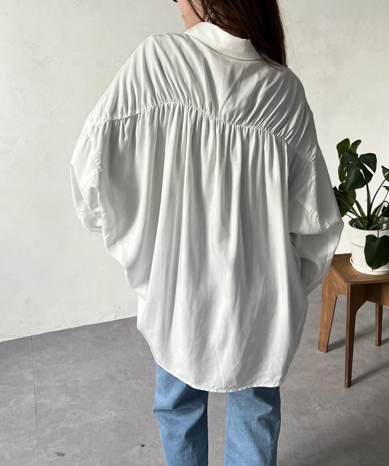 【軽くて柔らかい】【シーズンレス】BACKギャザーパウダー加工デニムシャツ