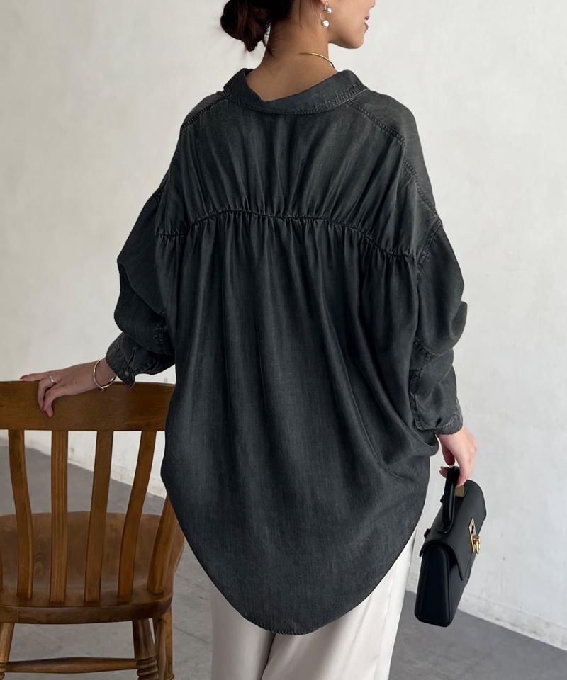 【軽くて柔らかい】【シーズンレス】BACKギャザーパウダー加工デニムシャツ