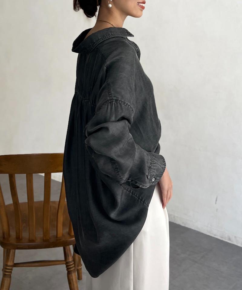 【軽くて柔らかい】【シーズンレス】BACKギャザーパウダー加工デニムシャツ