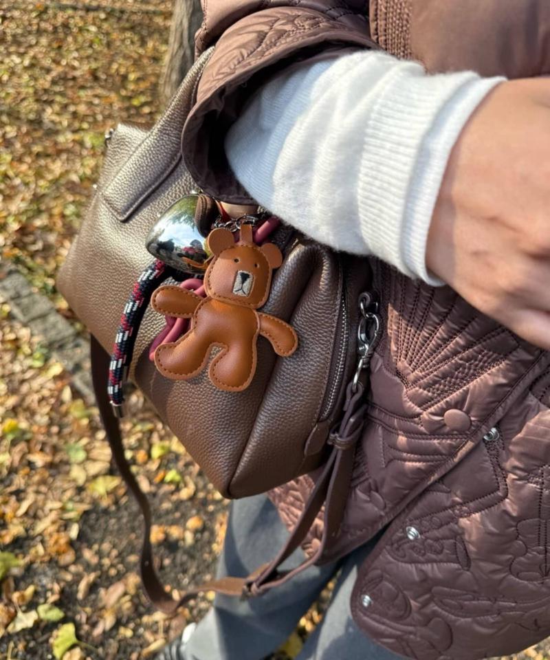 スタッズボストンバッグ《本革/500mlボトル収納OK/ショルダー付き》