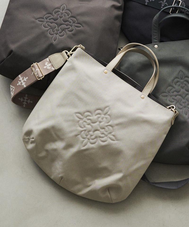 スリム2WAYトートバッグ <ナイロン>