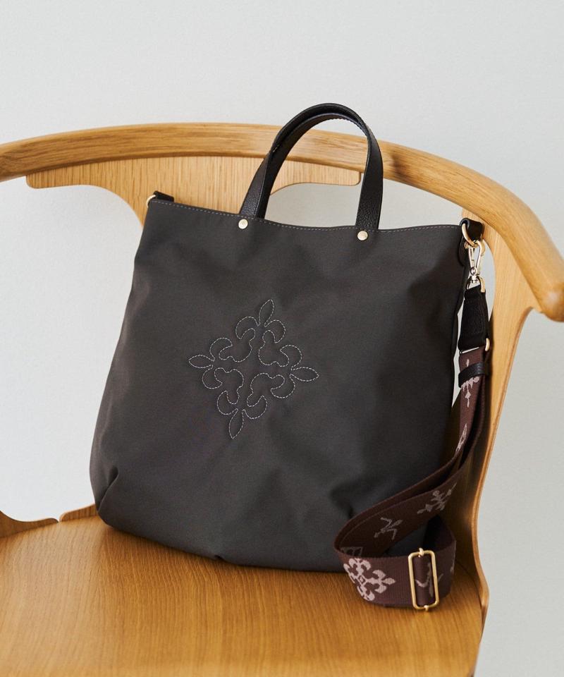 スリム2WAYトートバッグ <ナイロン>