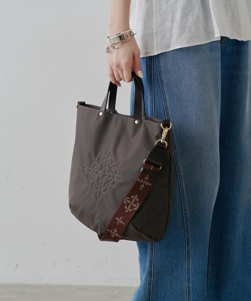 スリム2WAYトートバッグ <ナイロン>