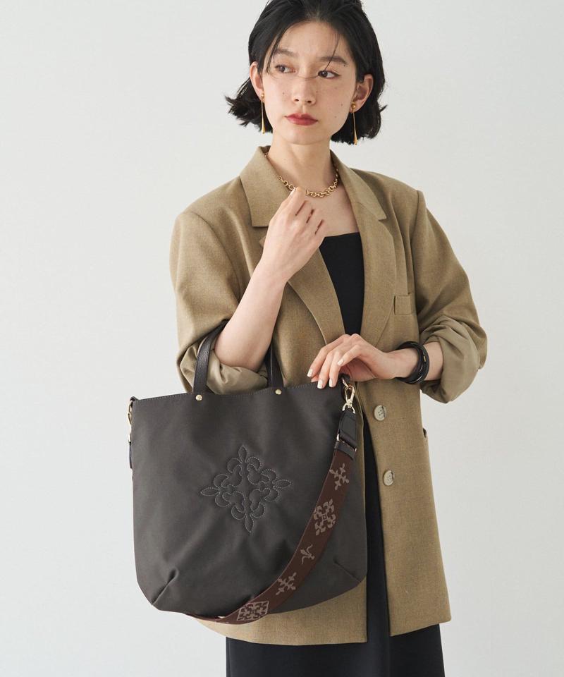 スリム2WAYトートバッグ <ナイロン>