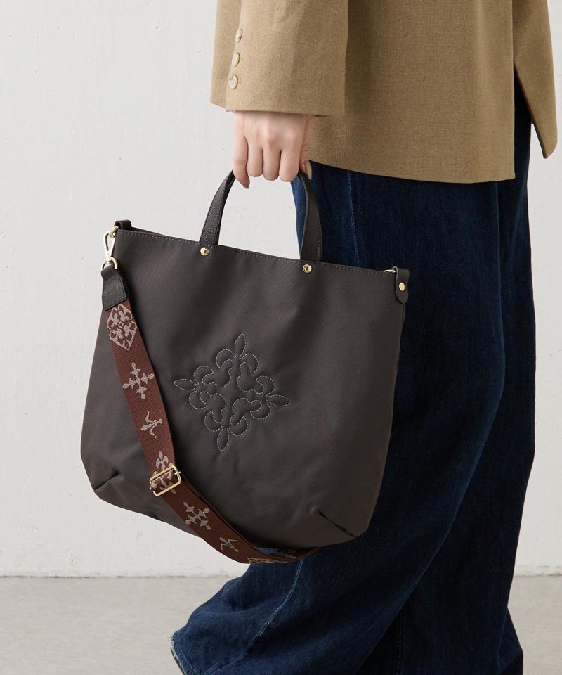 スリム2WAYトートバッグ <ナイロン>