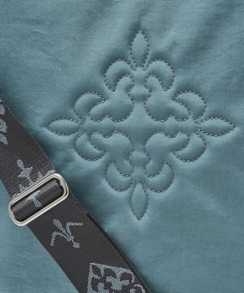 スリム2WAYトートバッグ <ナイロン>