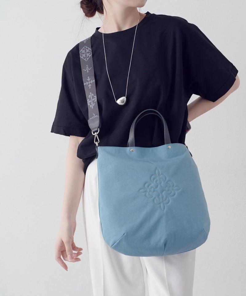 スリム2WAYトートバッグ <ナイロン>