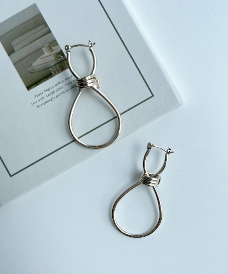 ポイントロールピアス