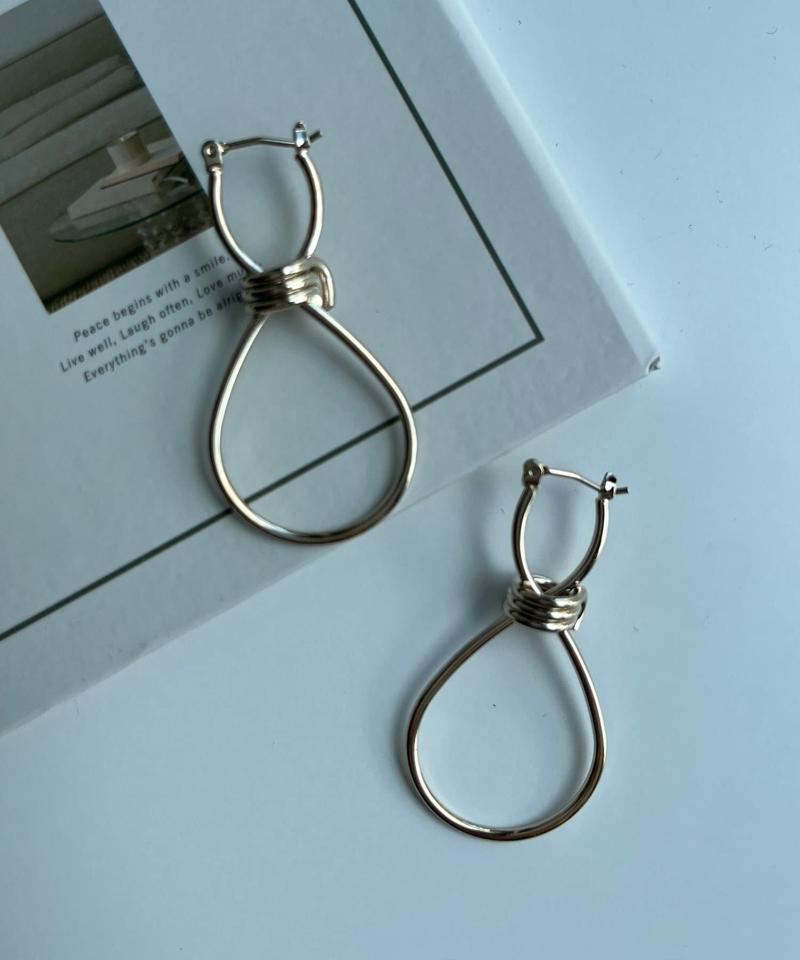 ポイントロールピアス