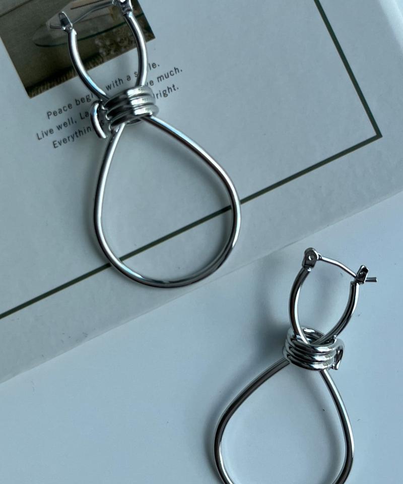 ポイントロールピアス