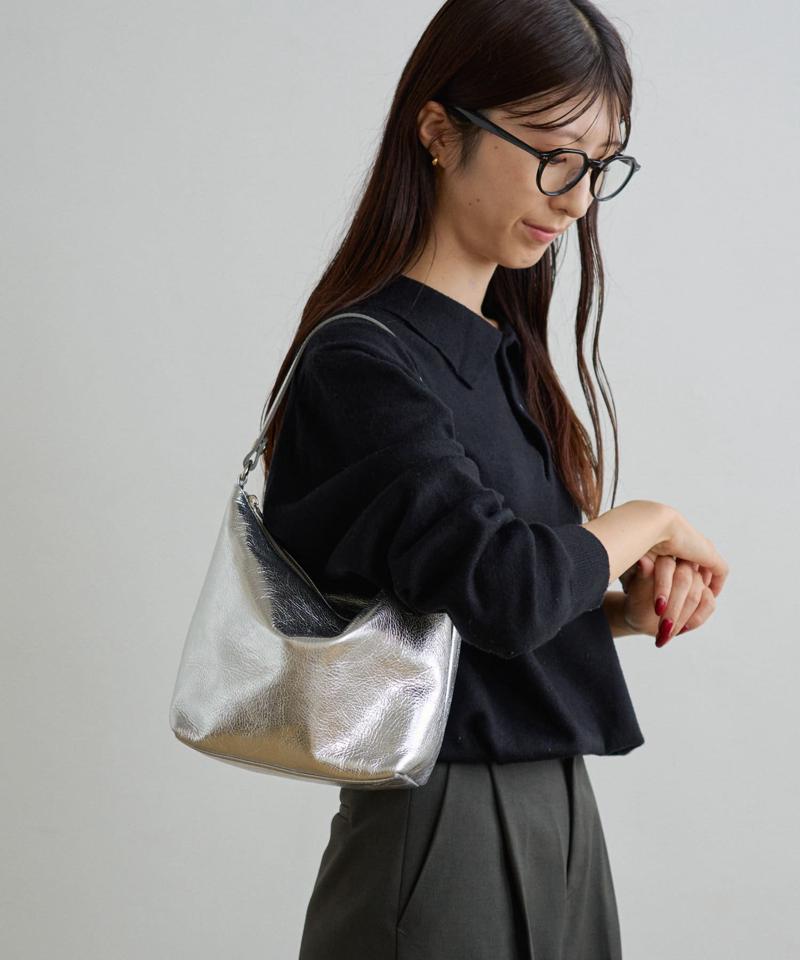 【名品】ソフトレザーシンプルショルダーバッグ［silver］