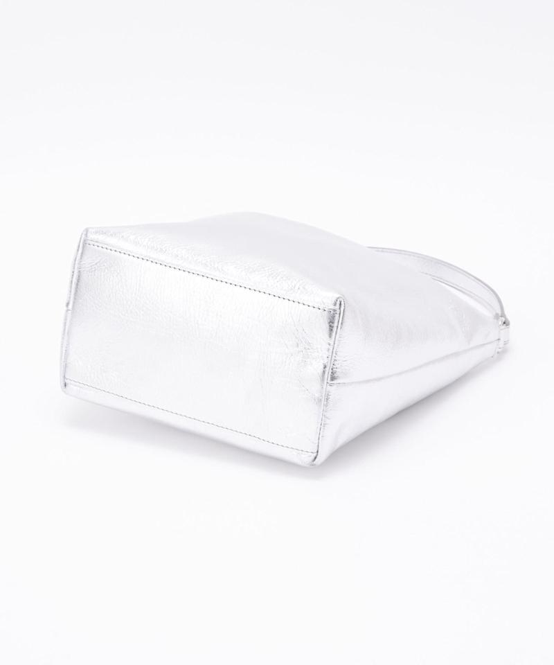【名品】ソフトレザーシンプルショルダーバッグ［silver］