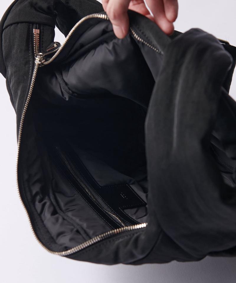 【ITTI / イッチ】ANNIE PUFFER TOWN MOON BAG
