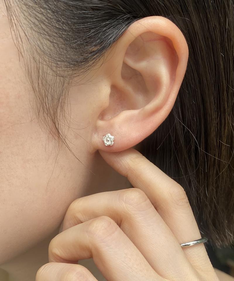 ＜silver925＞バラピアス