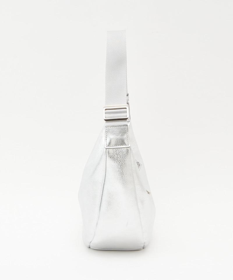 【名品】ソフトレザーラウンドショルダーバッグ［silver］