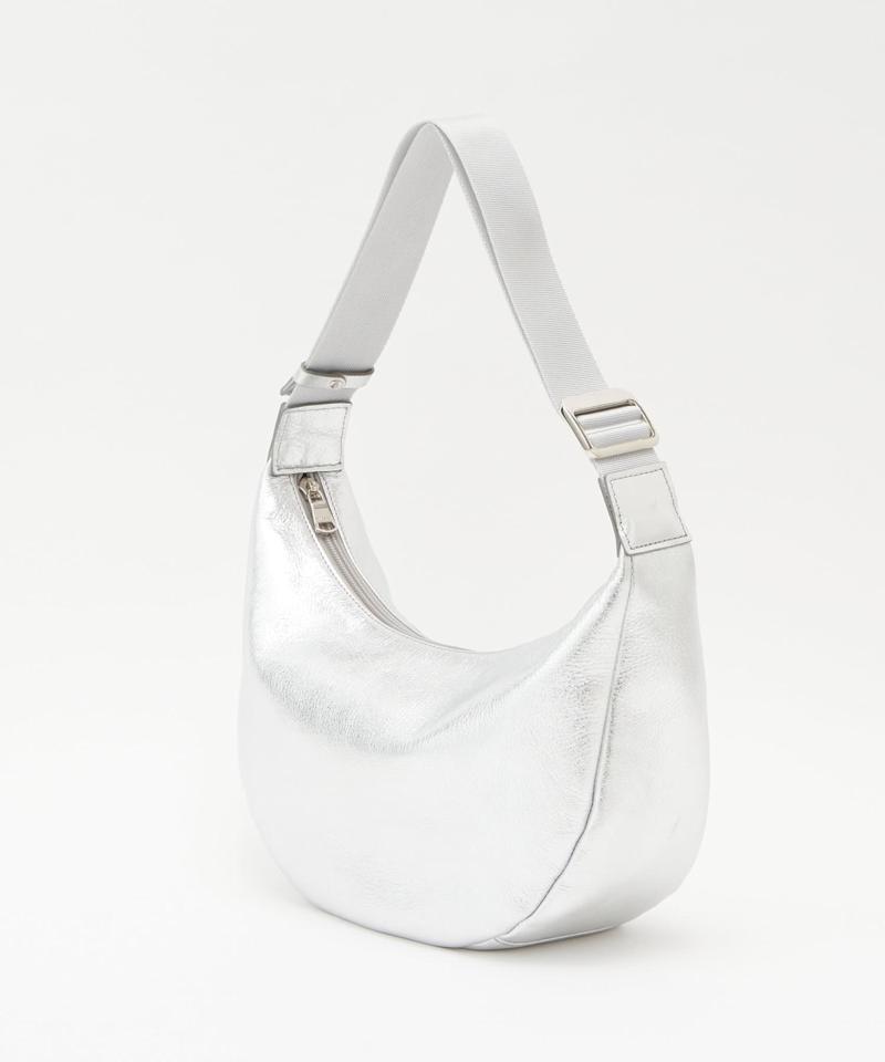 【名品】ソフトレザーラウンドショルダーバッグ［silver］