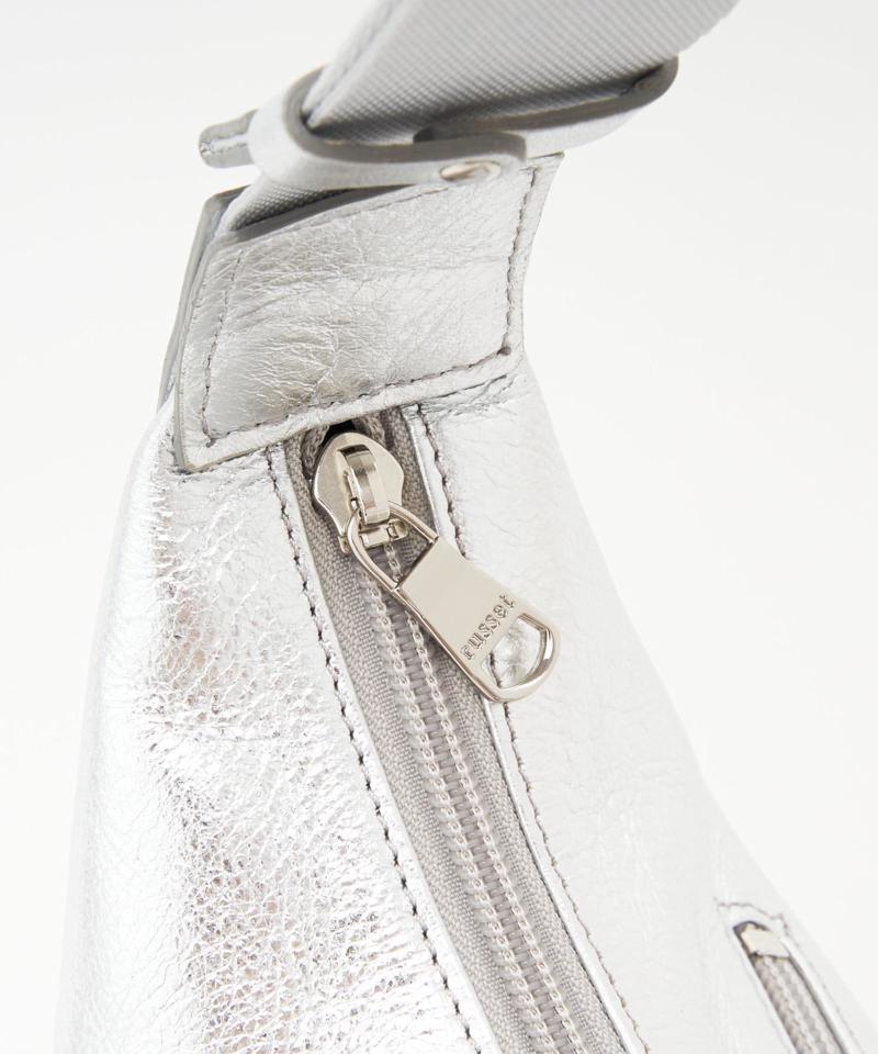 【名品】ソフトレザーラウンドショルダーバッグ［silver］