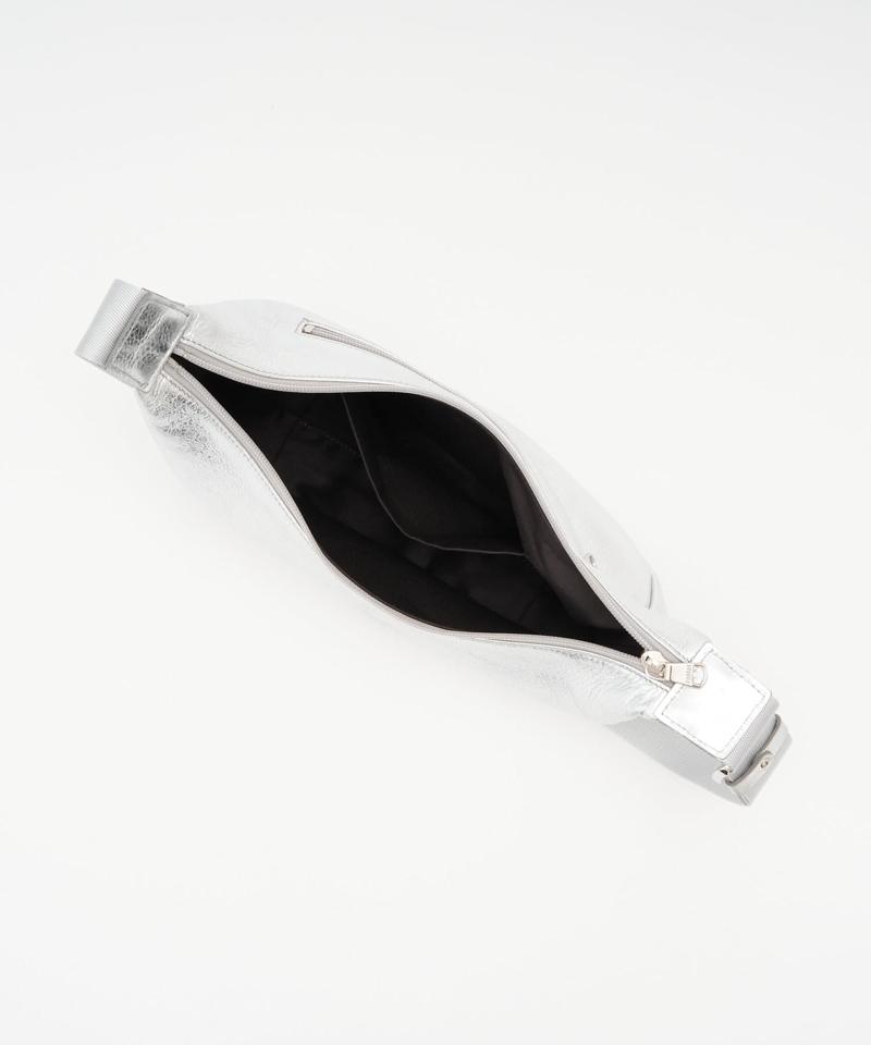 【名品】ソフトレザーラウンドショルダーバッグ［silver］