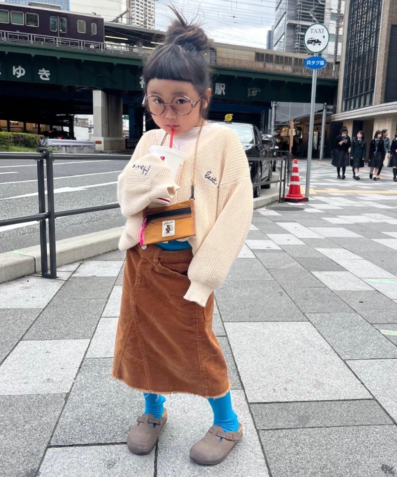 【KIDS】ポイント刺繍ニットカーデ