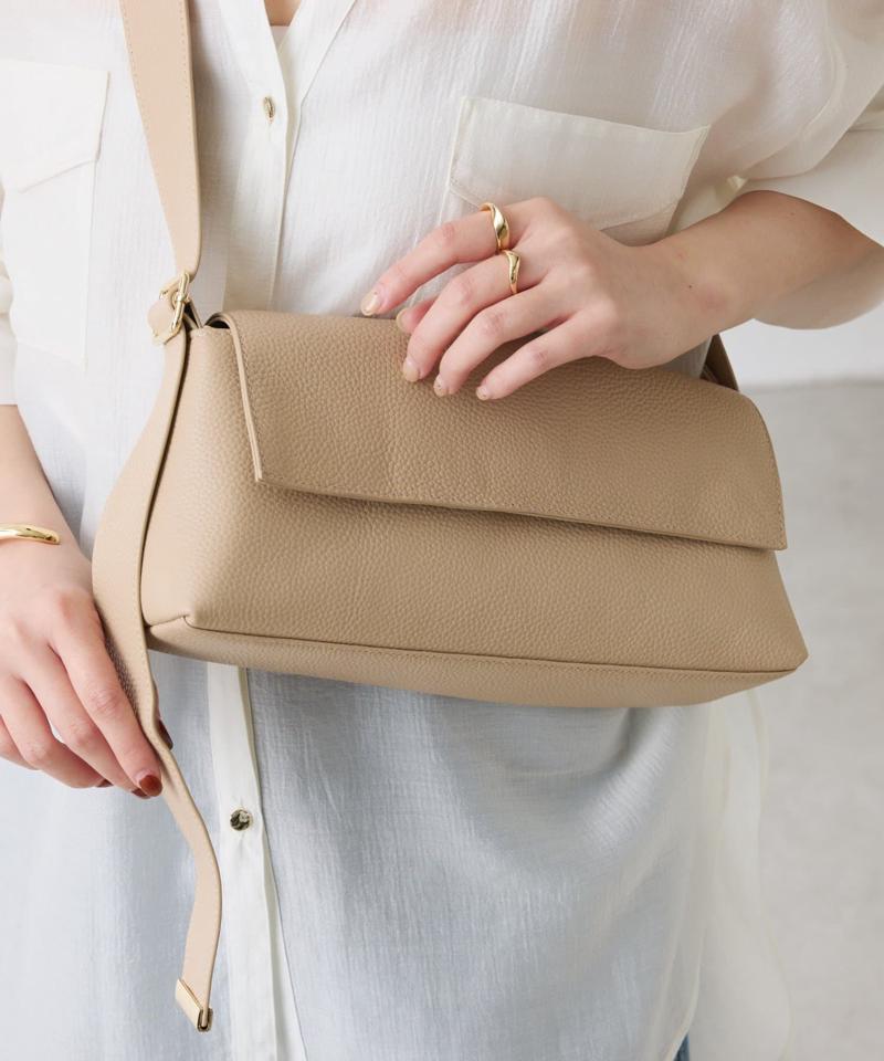 《新色登場》【牛革/２WAY/500mlペットボトル収納可】シュリンクリンショルダーバッグ