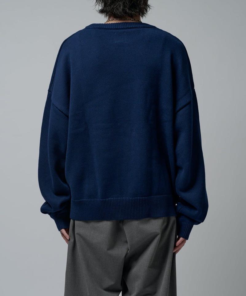 クロップドクルーネックニット